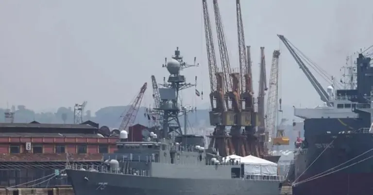 ইরানি যুদ্ধজাহাজে মার্কিন সাবমেরিন হামলা, নিহত ৮০